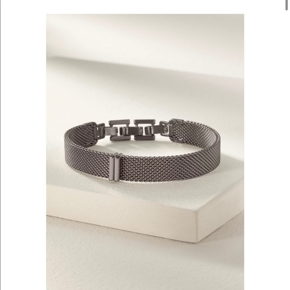 STELLA & DOT/KEEP HEMATITE MESH BAND BNIB